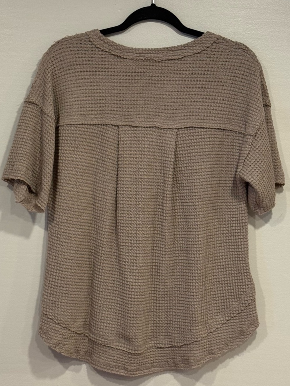 Altar'd State Waffle Knit Thermal Flowy V-Neck Short Sleeve Top Women's Medium - Picture 3 of 5
